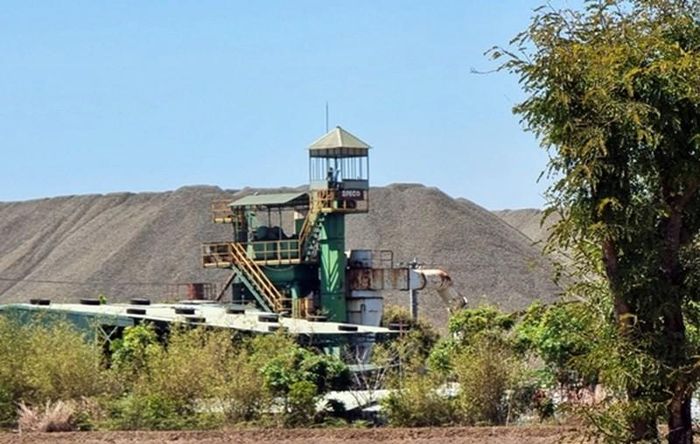 Máy xay đá hoạt động liên tục, hết công suất cả ngày lẫn đêm.